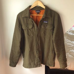 Patagonia - army green button up insulated